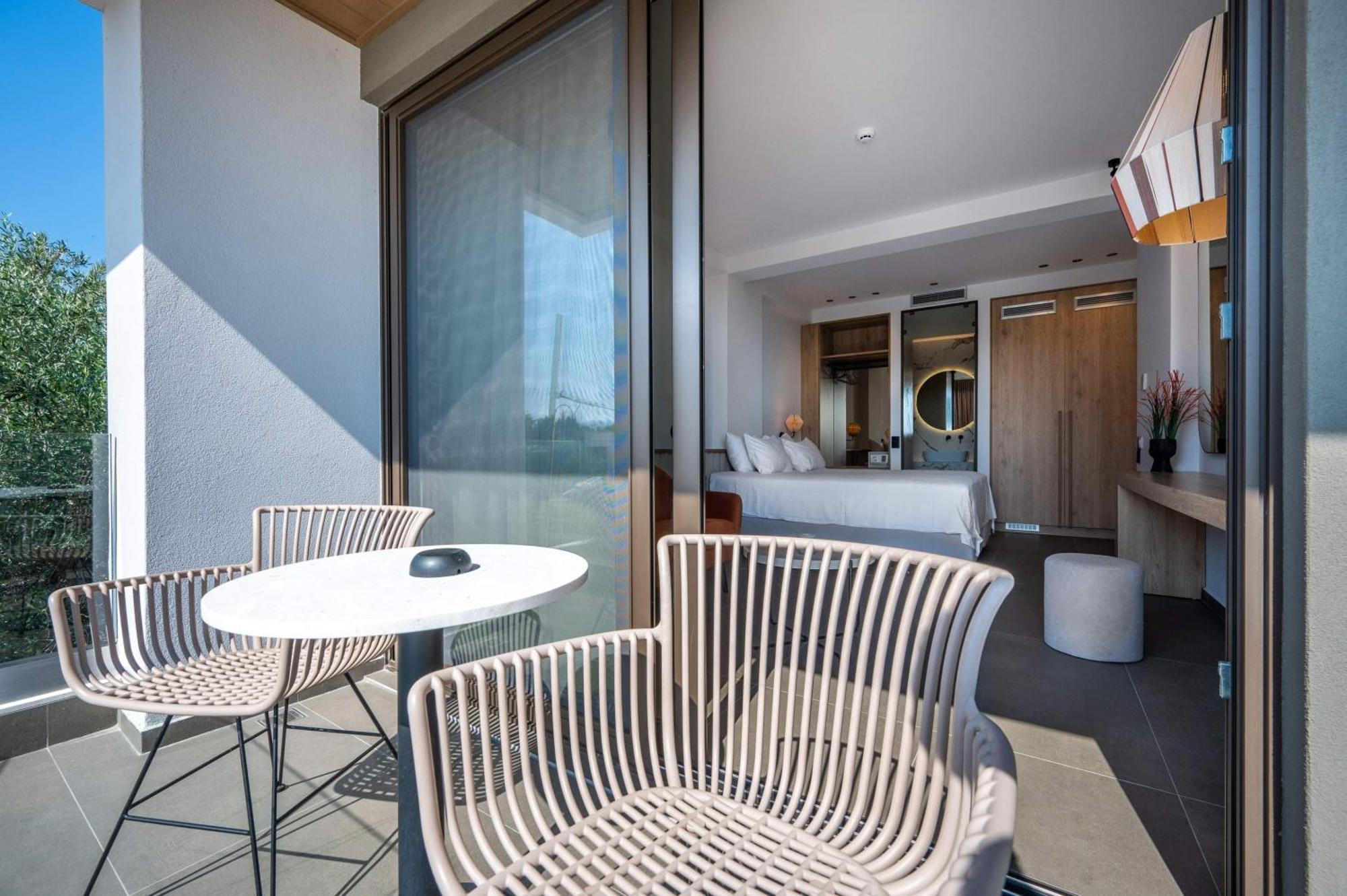 Mare Suites Lechaio Екстер'єр фото